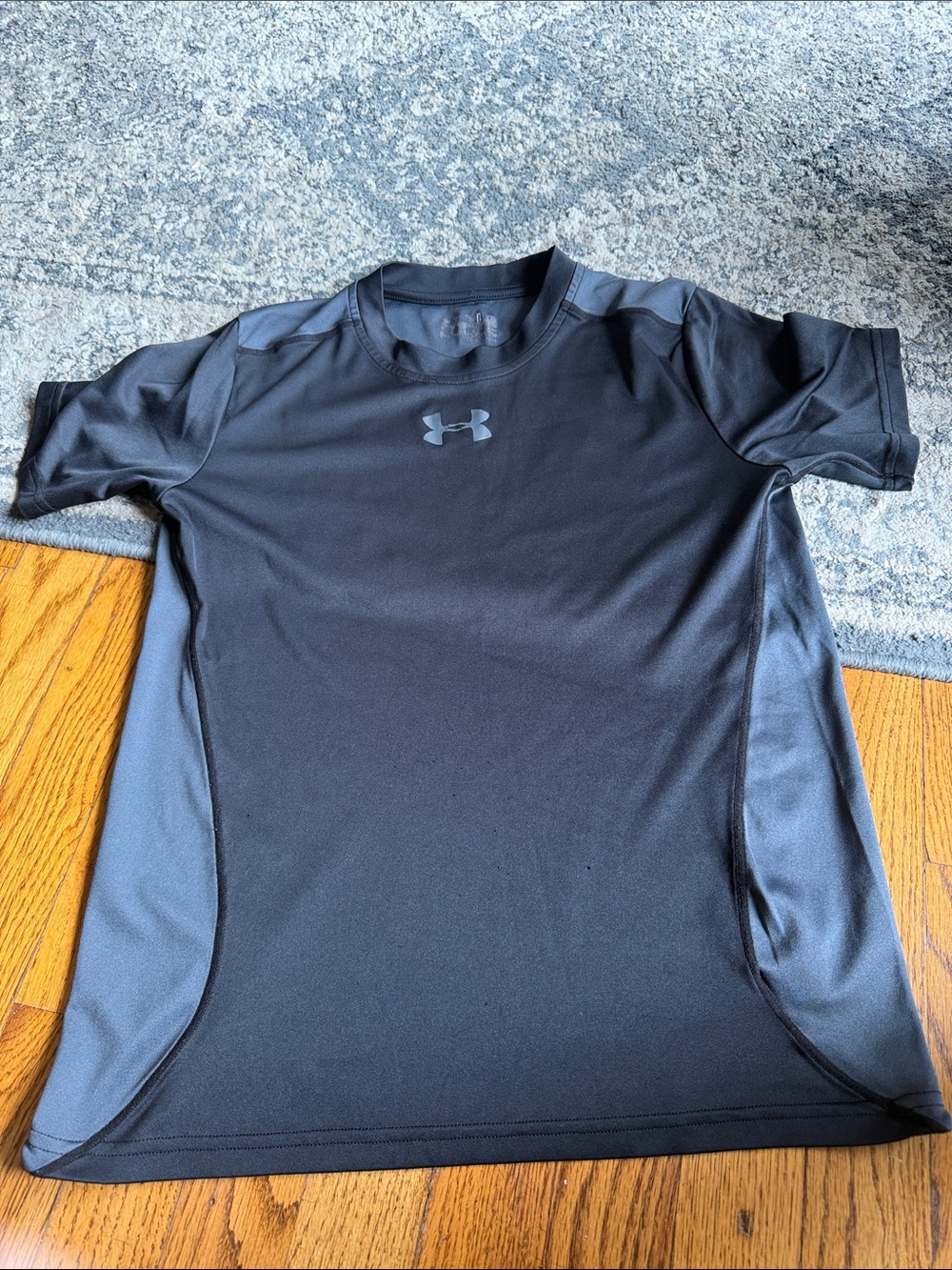 Under Armour Men’s Black and Gray Swim Rash Guard